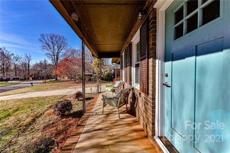 Property image 2 at 1135 Carolina Circle, Statesville, NC 28677