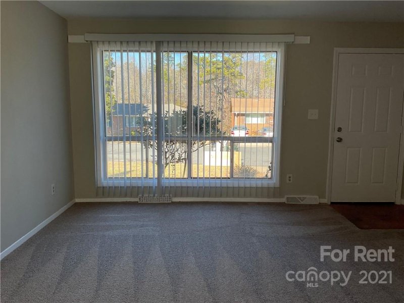 Property image 5 at 4928 Malibu Drive, Charlotte, NC 28215