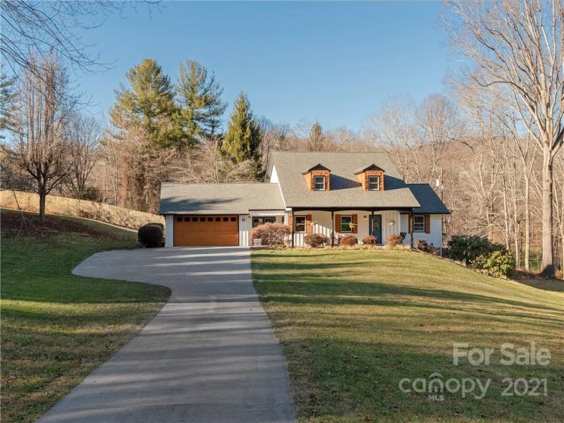 Property image 2 at 83 Greenbriar Drive, Waynesville, NC 28786