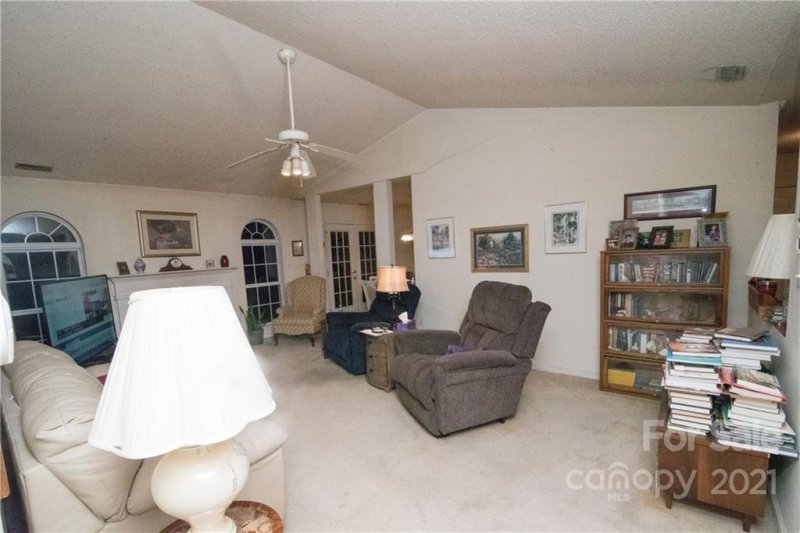 Property image 3 at 7650 Eastbourne Road, Charlotte, NC 28227