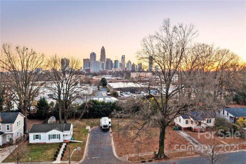 Property image 2 at 401 Plymouth Avenue, Charlotte, NC 28206