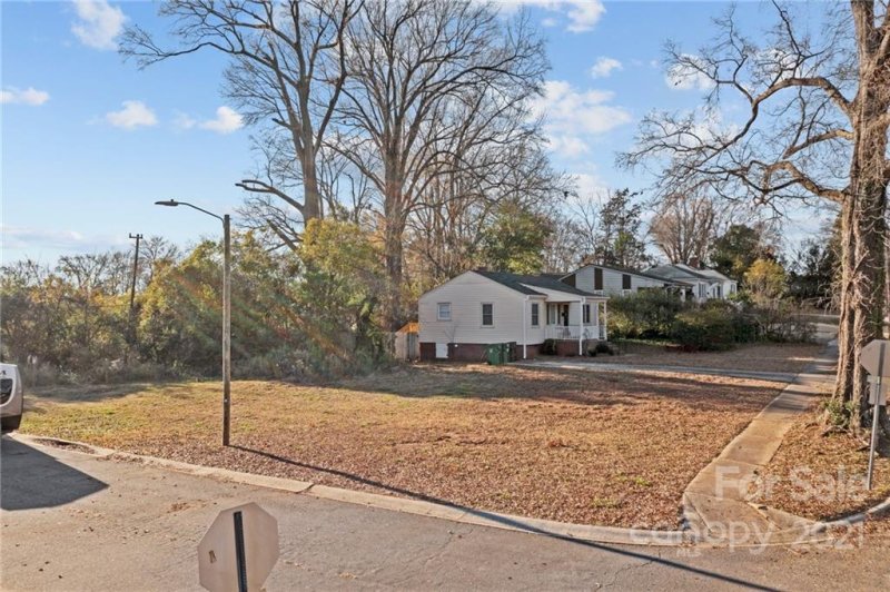 Property image 4 at 401 Plymouth Avenue, Charlotte, NC 28206