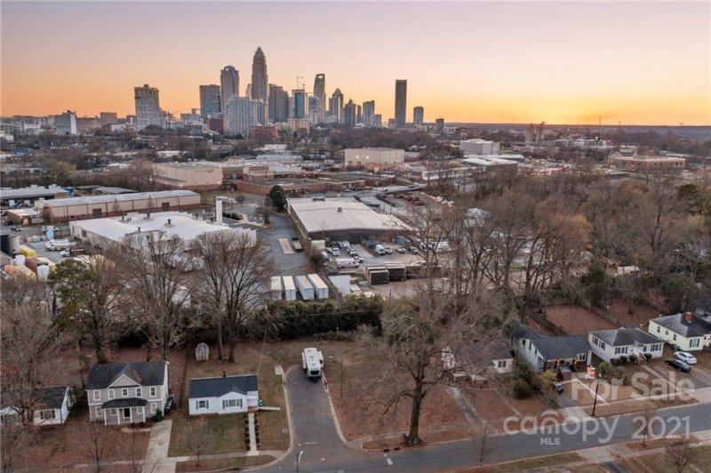Property image 5 at 401 Plymouth Avenue, Charlotte, NC 28206