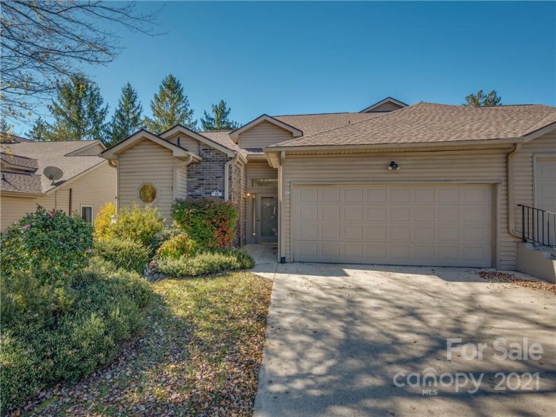 Property image 2 at 17 Tisha Lane, Hendersonville, NC 28739