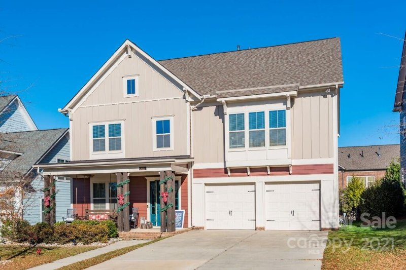 5232 Meadowcroft Way