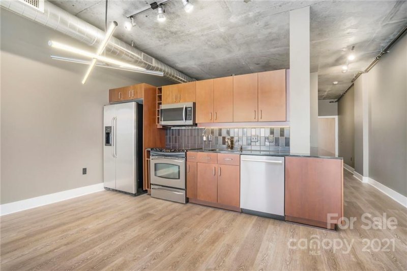 Property image 2 at 505 E 6th Street, Charlotte, NC 28202