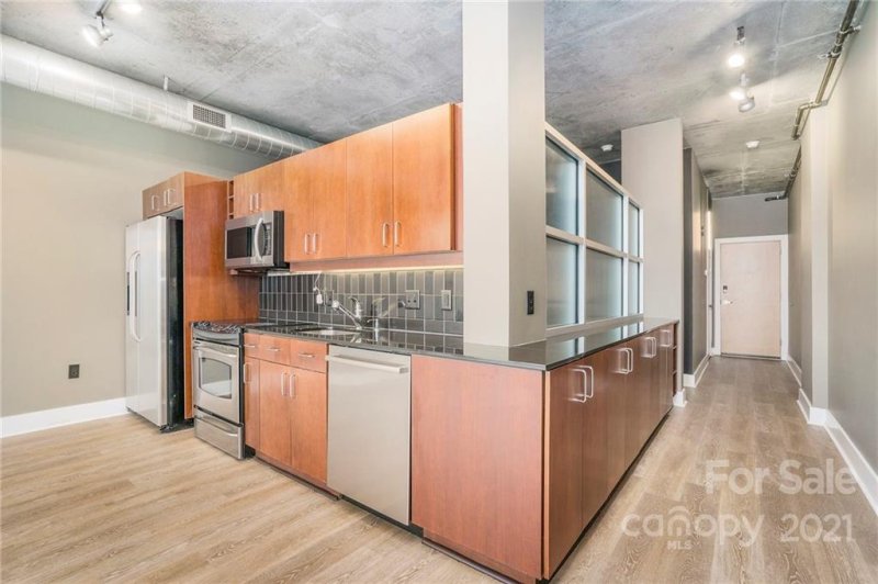 Property image 5 at 505 E 6th Street, Charlotte, NC 28202