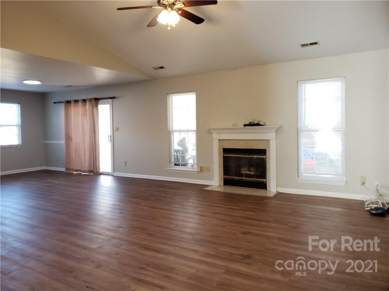 Property image 2 at 4716 Maple Knoll Avenue, Charlotte, NC 28212