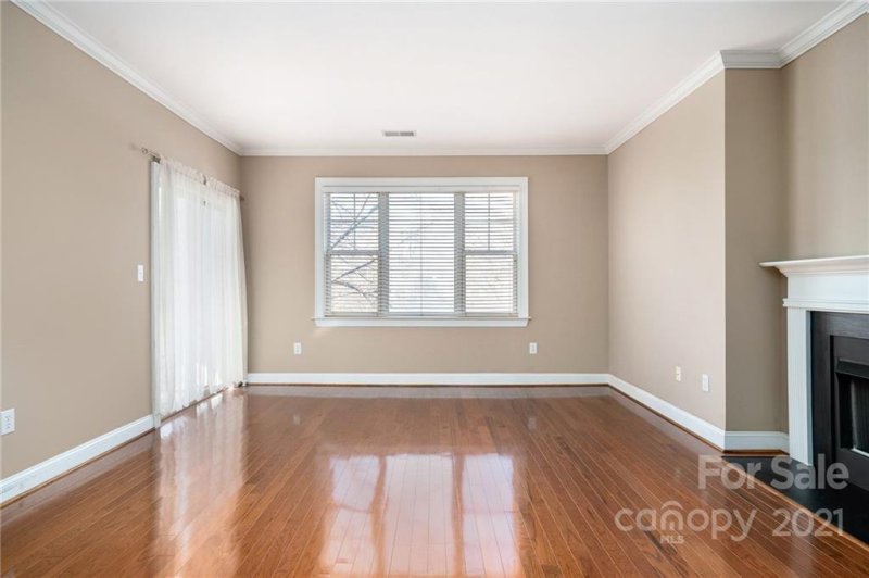 Property image 5 at 5617 Fairview Road, Charlotte, NC 28209