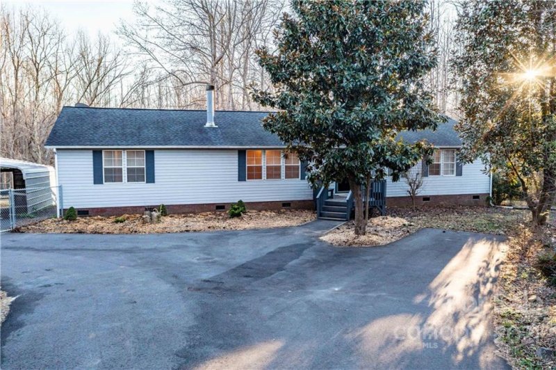 Property image 2 at 5411 Creek Run Court, Kings Mountain, NC 28086