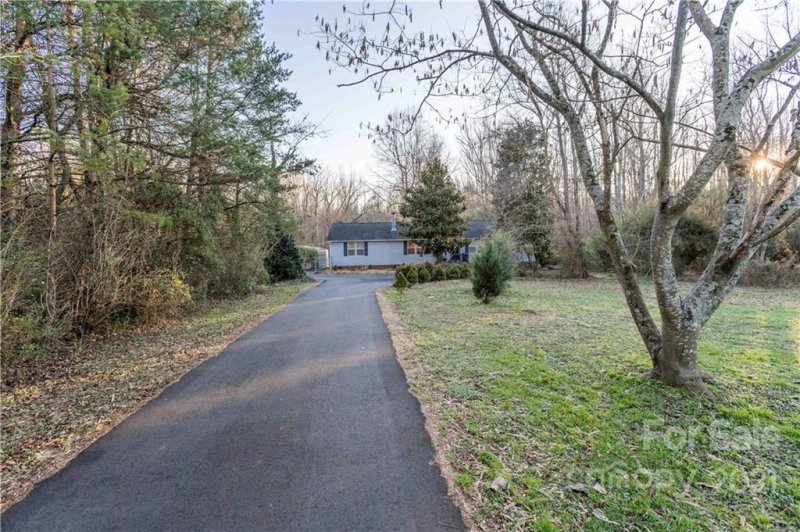 Property image 3 at 5411 Creek Run Court, Kings Mountain, NC 28086