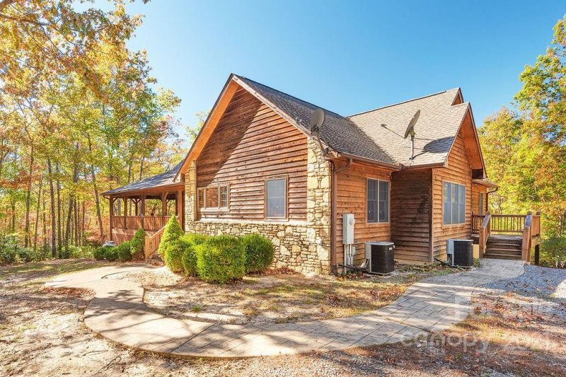 Property image 2 at 10 Laurel Cottage Lane, Black Mountain, NC 28711