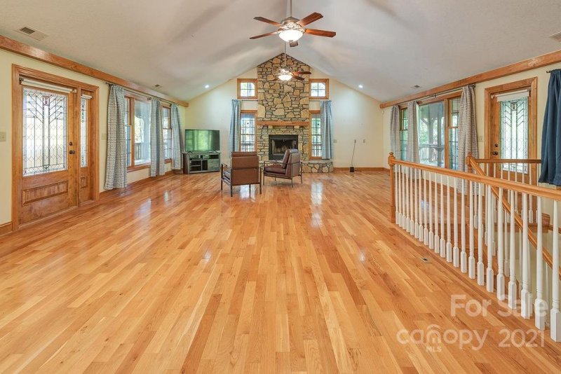 Property image 4 at 10 Laurel Cottage Lane, Black Mountain, NC 28711