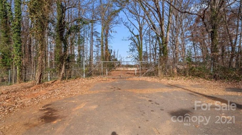 Property image 2 at 2800 Mccombs Street, Charlotte, NC 28208