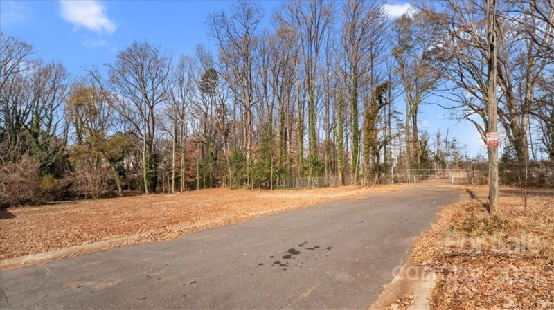 Property image 3 at 2800 Mccombs Street, Charlotte, NC 28208
