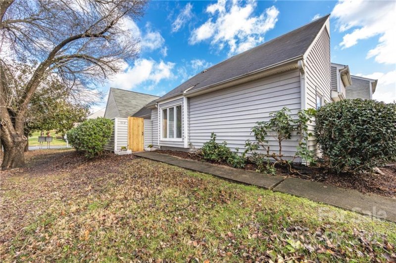 Property image 3 at 1612 Hollow Drive, Charlotte, NC 28212