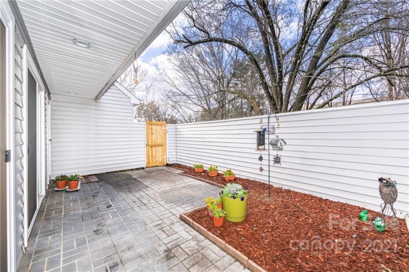 Property image 4 at 1612 Hollow Drive, Charlotte, NC 28212