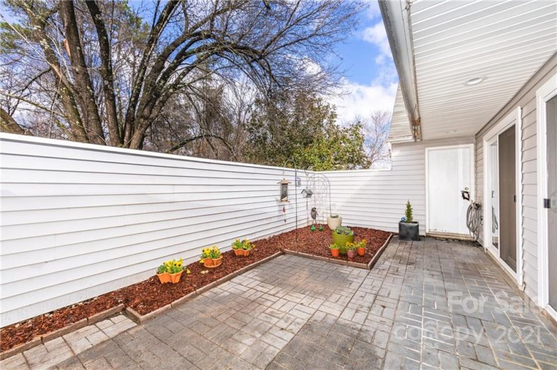 Property image 5 at 1612 Hollow Drive, Charlotte, NC 28212