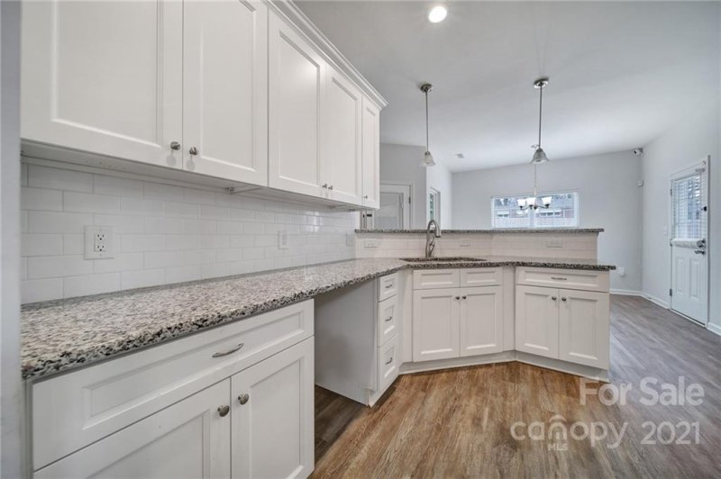 Property image 3 at 5040 Cheviot Road, Charlotte, NC 28269