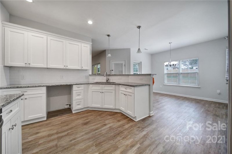 Property image 4 at 5040 Cheviot Road, Charlotte, NC 28269