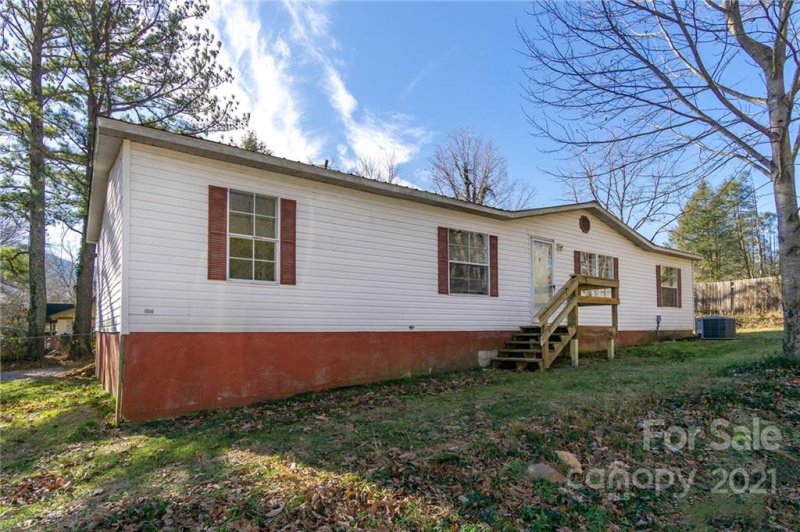 Property image 2 at 108 Altamahaw Avenue, Black Mountain, NC 28711