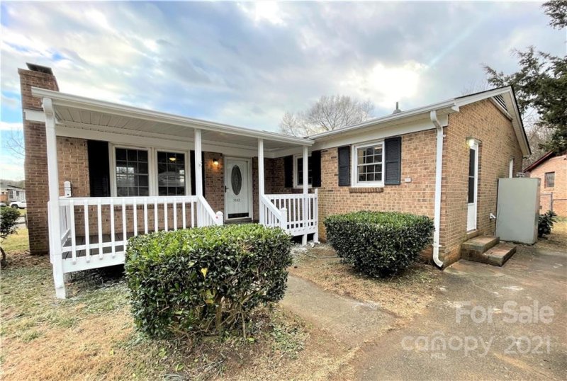 1642 Memorial Drive