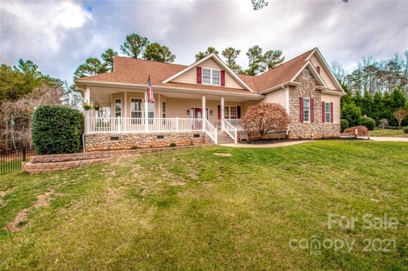 Property image 2 at 123 Winding Creek Drive, Troutman, NC 28166