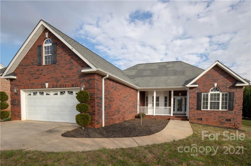 Property image 2 at 125 Postell Drive, Statesville, NC 28625