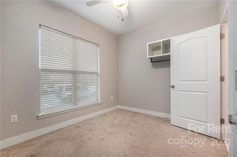 Property image 4 at 716 Seigle Point Drive, Charlotte, NC 28204