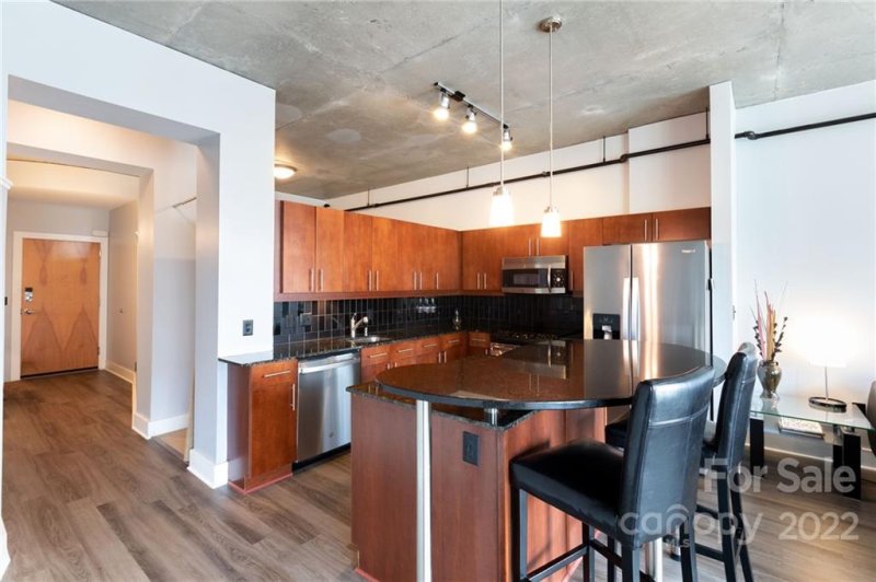 Property image 3 at 505 E 6th Street, Charlotte, NC 28202