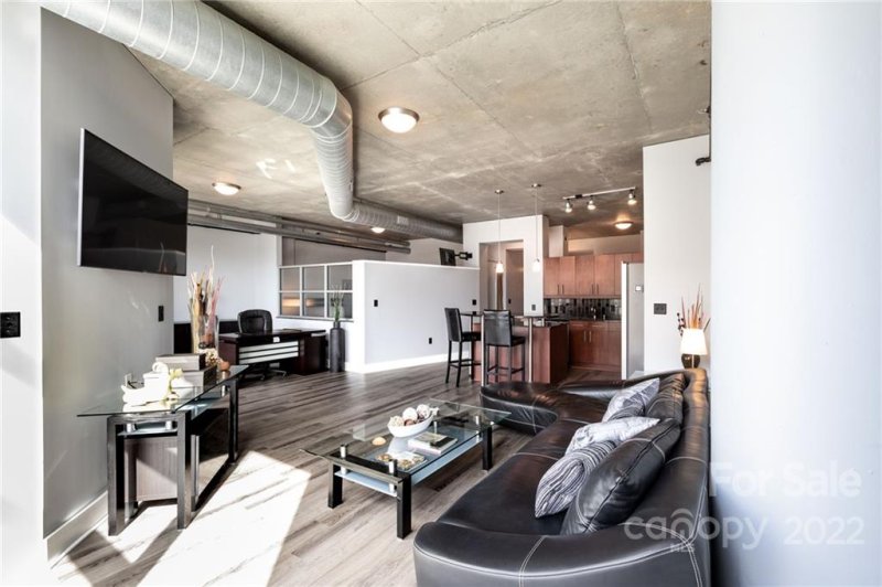 Property image 5 at 505 E 6th Street, Charlotte, NC 28202