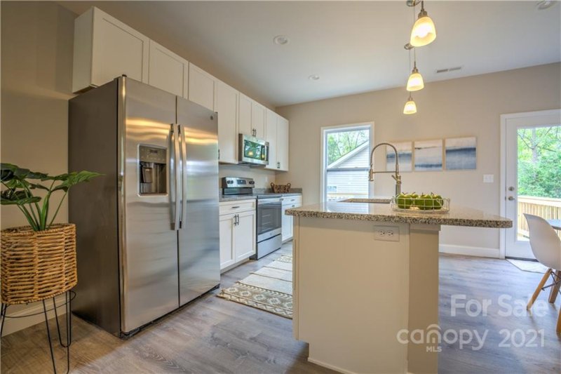 Property image 5 at 125 Ramblewood Drive, Asheville, NC 28805