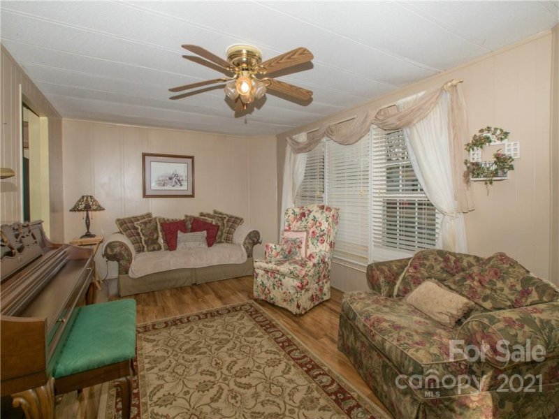 Property image 4 at 230 Barksdale Avenue, Hendersonville, NC 28792
