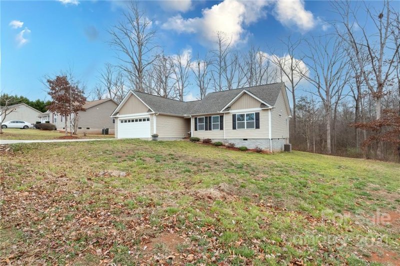 Property image 3 at 2125 Samanthas Wells Way, Newton, NC 28658