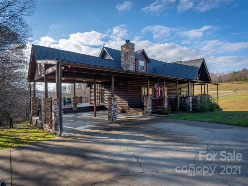 Property image 4 at 185 Grand Oaks Drive, Hendersonville, NC 28792