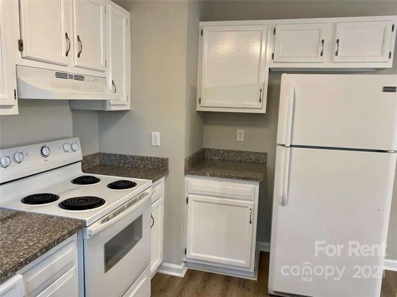 Property image 4 at 8109 Meadowdale Lane, Charlotte, NC 28227