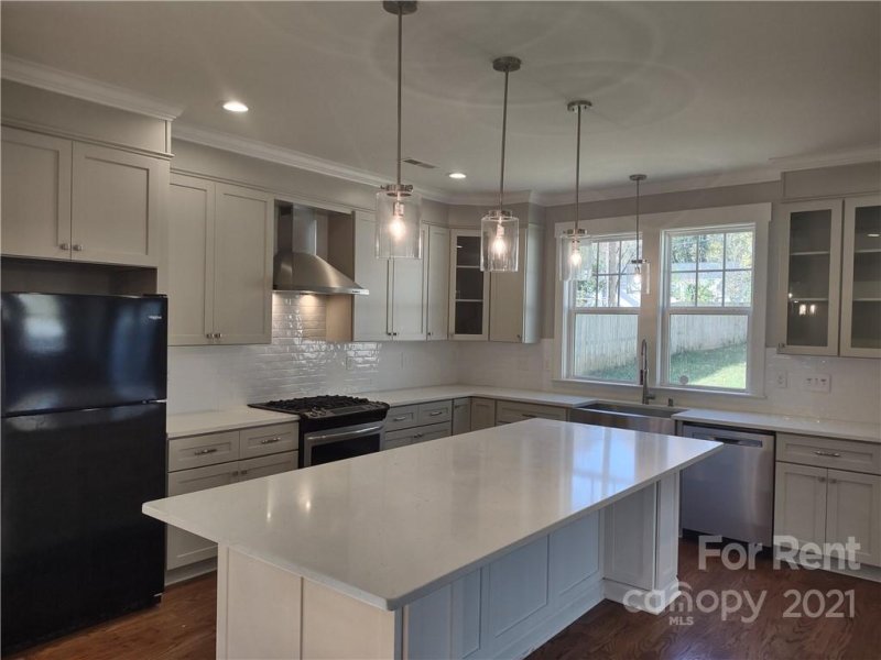 Property image 2 at 1716 Berryhill Road, Charlotte, NC 28208