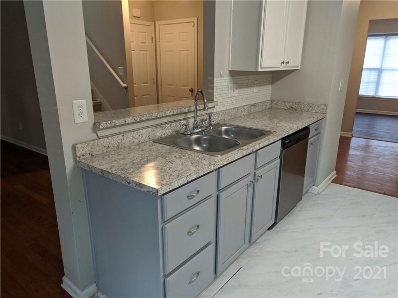 Property image 5 at 3810 Brookchase Lane, Charlotte, NC 28205