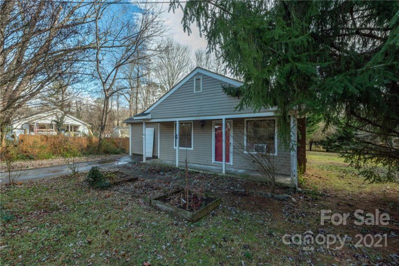 Property image 3 at 205 Swannanoa Avenue, Black Mountain, NC 28711