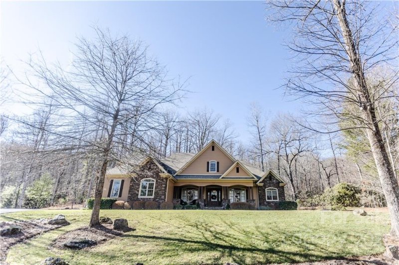 Property image 2 at 318 Freedom Trail Court, Zirconia, NC 28790