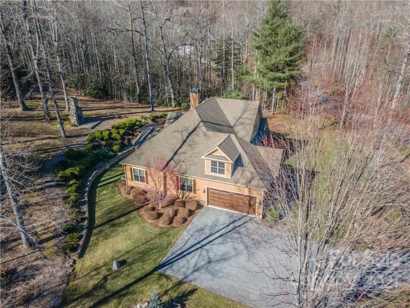 Property image 4 at 318 Freedom Trail Court, Zirconia, NC 28790