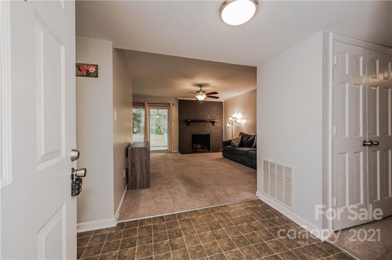 Property image 3 at 7822 Davinci Lane, Charlotte, NC 28226