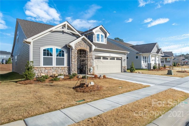 Property image 3 at 528 Lincoln Quarters Lane, Tega Cay, SC 29708