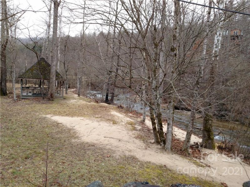 Property image 4 at 40 Twisted Birch Drive, Hendersonville, NC 28792