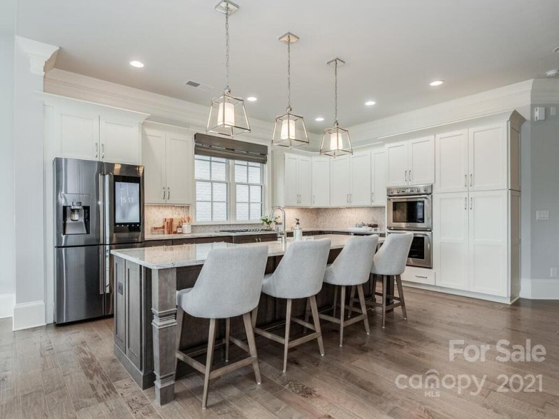 Property image 2 at 5014 Vernet Lane, Charlotte, NC 28210