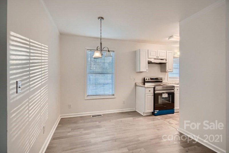 Property image 3 at 3025 Westerwood Drive, Charlotte, NC 28214