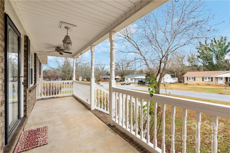 Property image 2 at 4842 Greenwood Drive, Gastonia, NC 280582