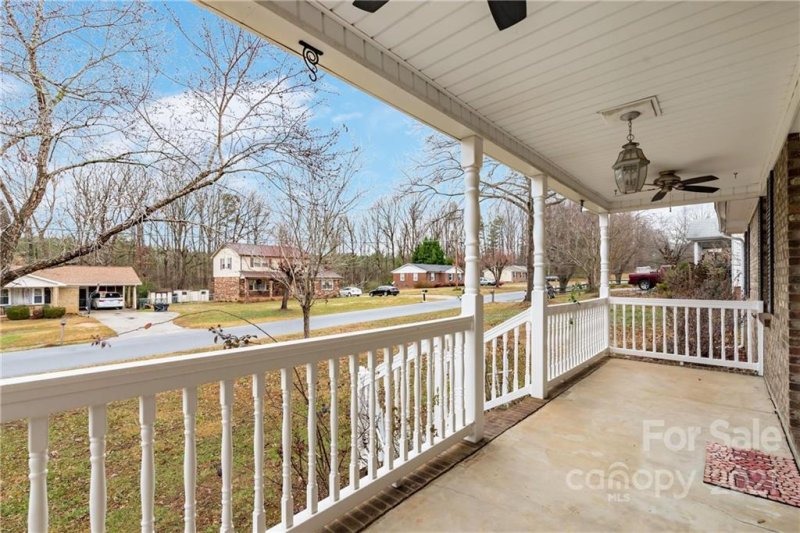 Property image 3 at 4842 Greenwood Drive, Gastonia, NC 280582