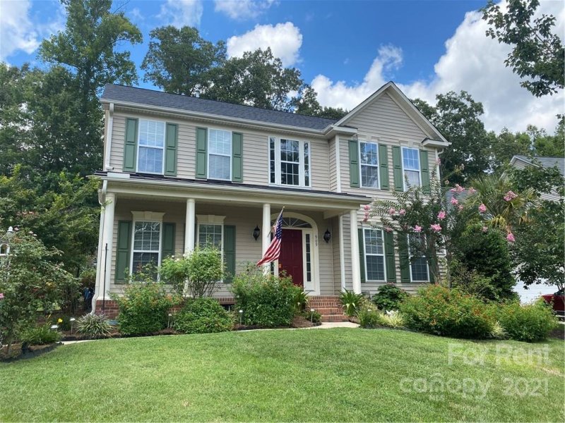 909 Colnago Place
