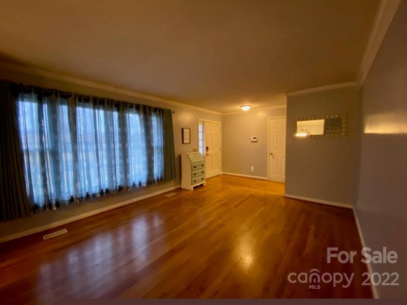 Property image 4 at 6601 Pawnee Drive, Charlotte, NC 28214